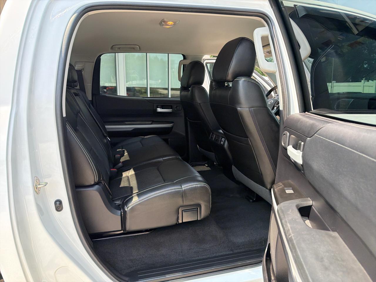 Toyota Tundra SR5 5.7L V8 FFV CrewMax 4WD 2019