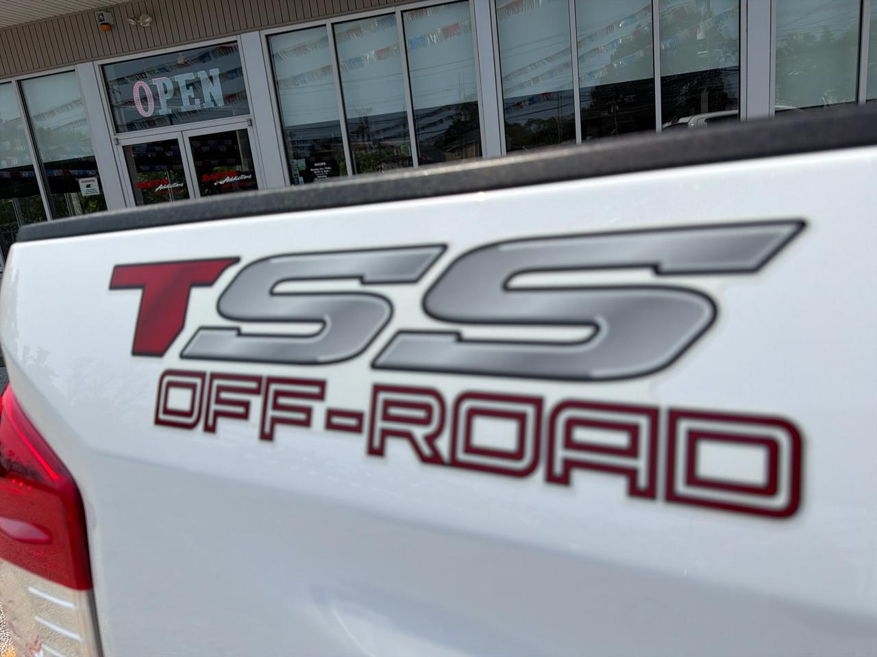 Toyota Tundra SR5 5.7L V8 FFV CrewMax 4WD 2019