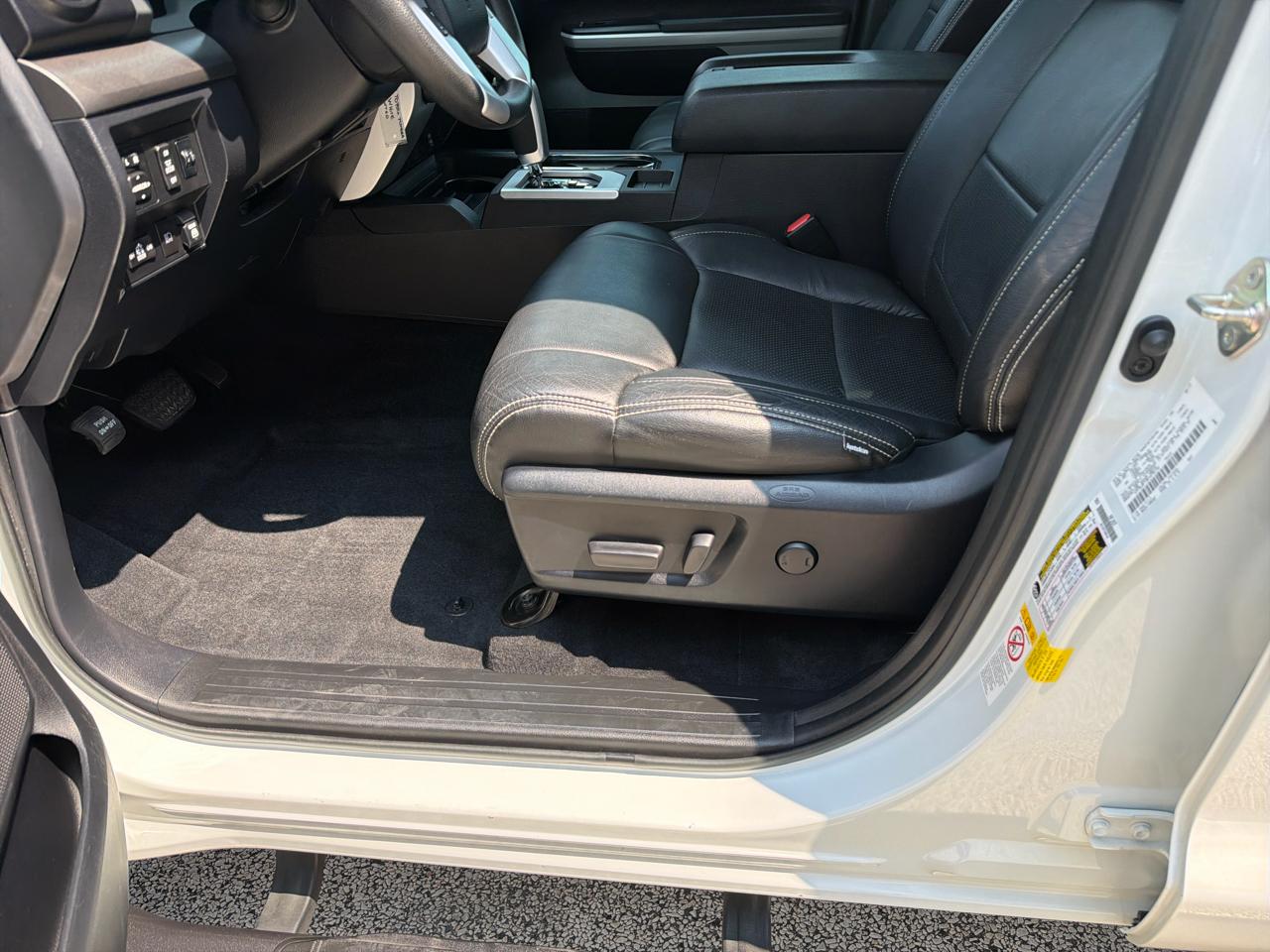 Toyota Tundra SR5 5.7L V8 FFV CrewMax 4WD 2019