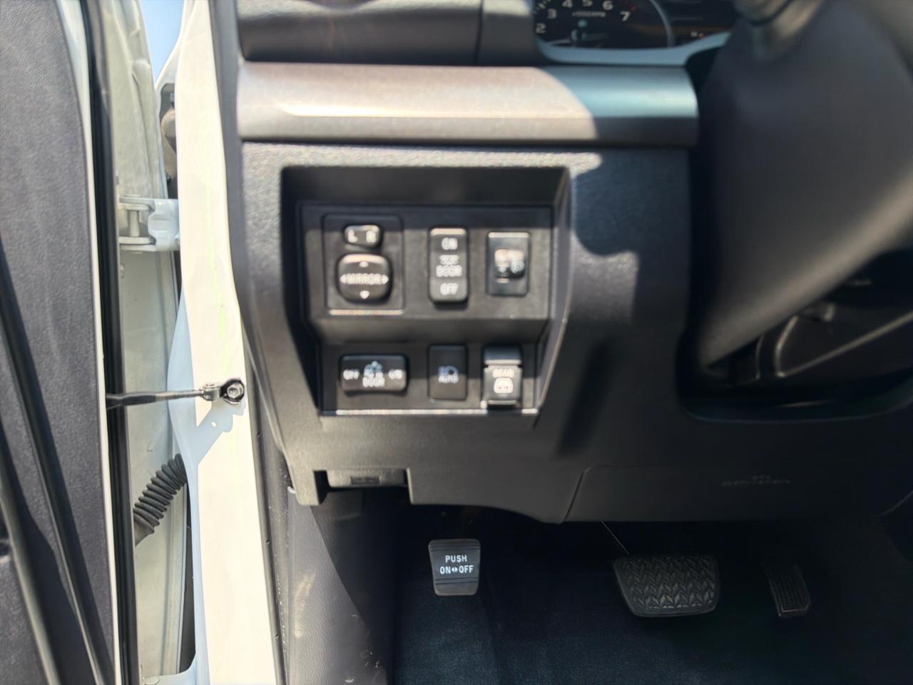 Toyota Tundra SR5 5.7L V8 FFV CrewMax 4WD 2019