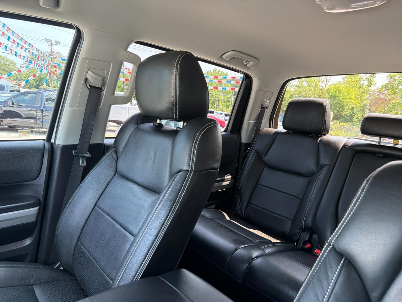Toyota Tundra SR5 5.7L V8 FFV CrewMax 4WD 2019