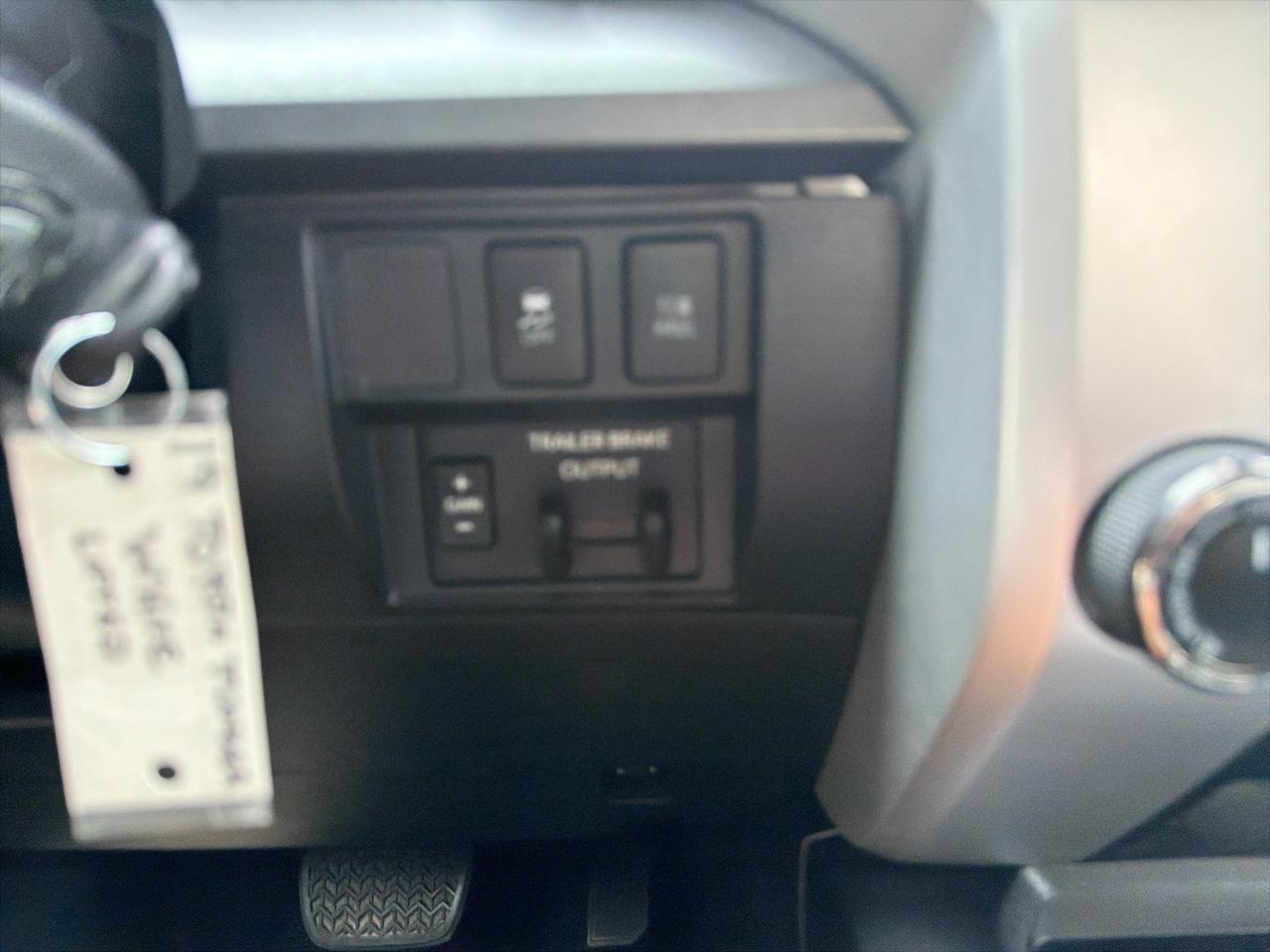 Toyota Tundra SR5 5.7L V8 FFV CrewMax 4WD 2019