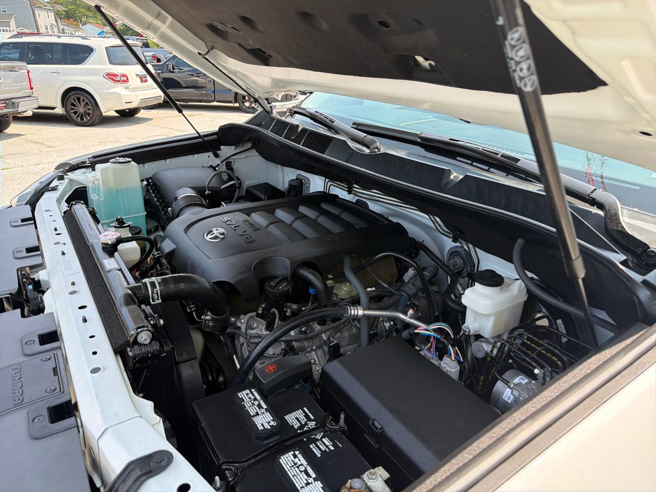 Toyota Tundra SR5 5.7L V8 FFV CrewMax 4WD 2019