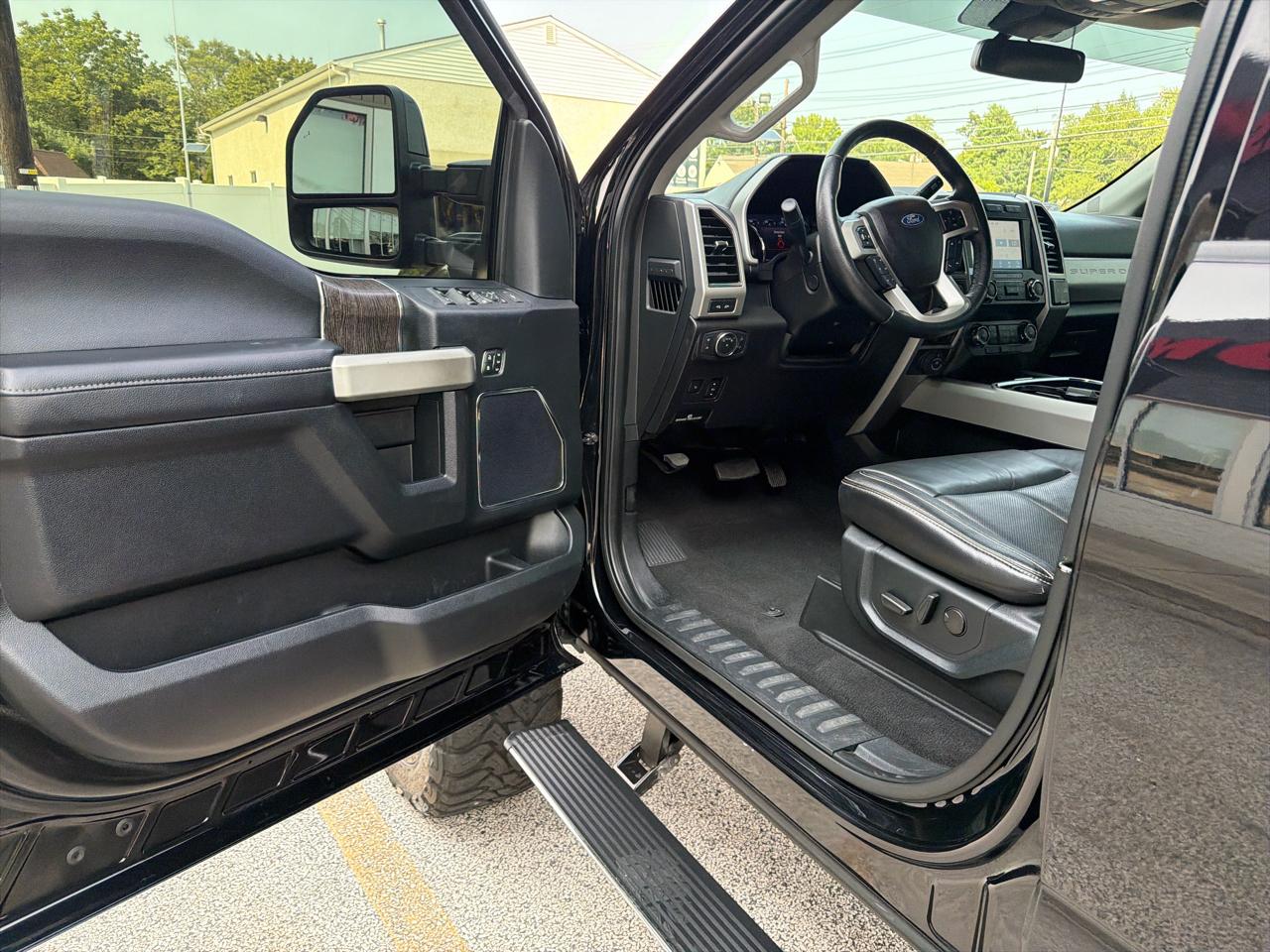 Ford F-250 SD Lariat Crew Cab 4WD 2020