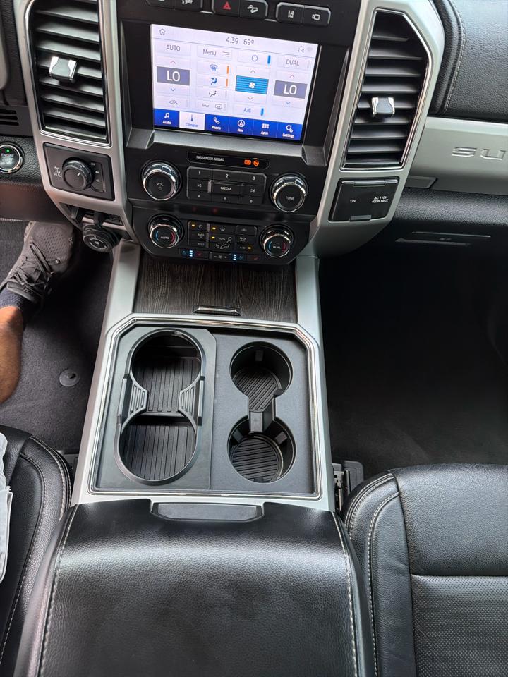 Ford F-250 SD Lariat Crew Cab 4WD 2020