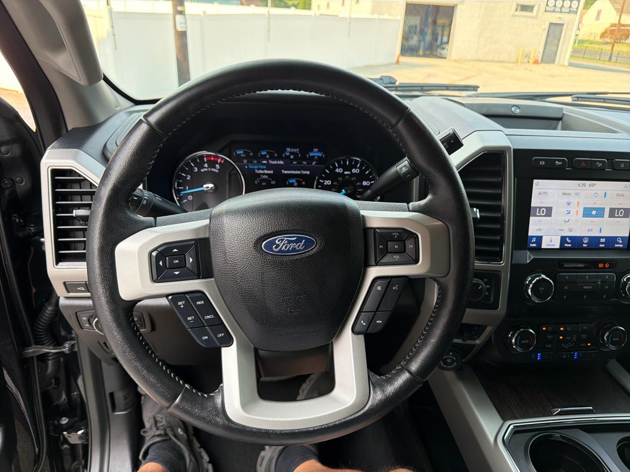 Ford F-250 SD Lariat Crew Cab 4WD 2020