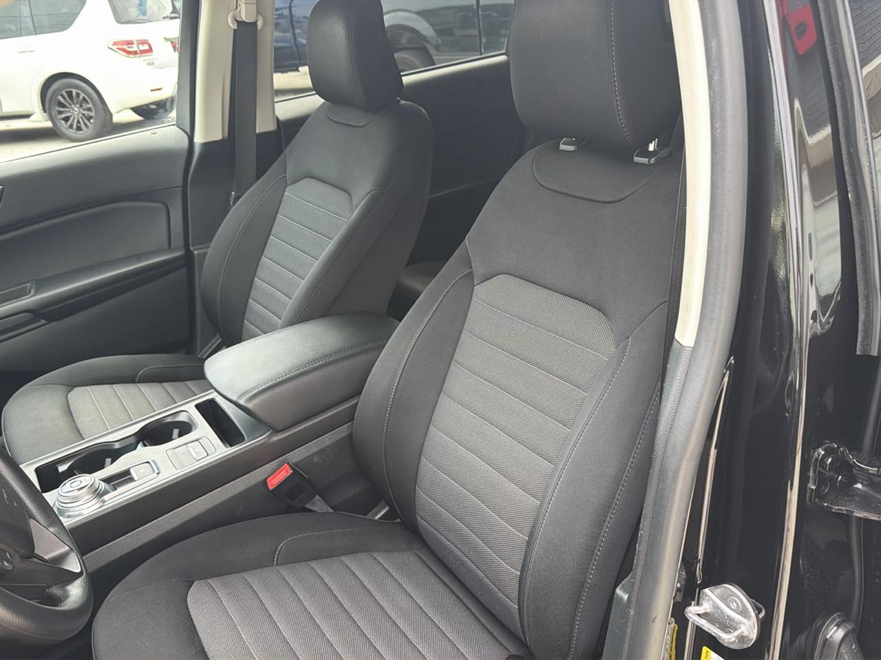Ford Edge SE AWD 2022