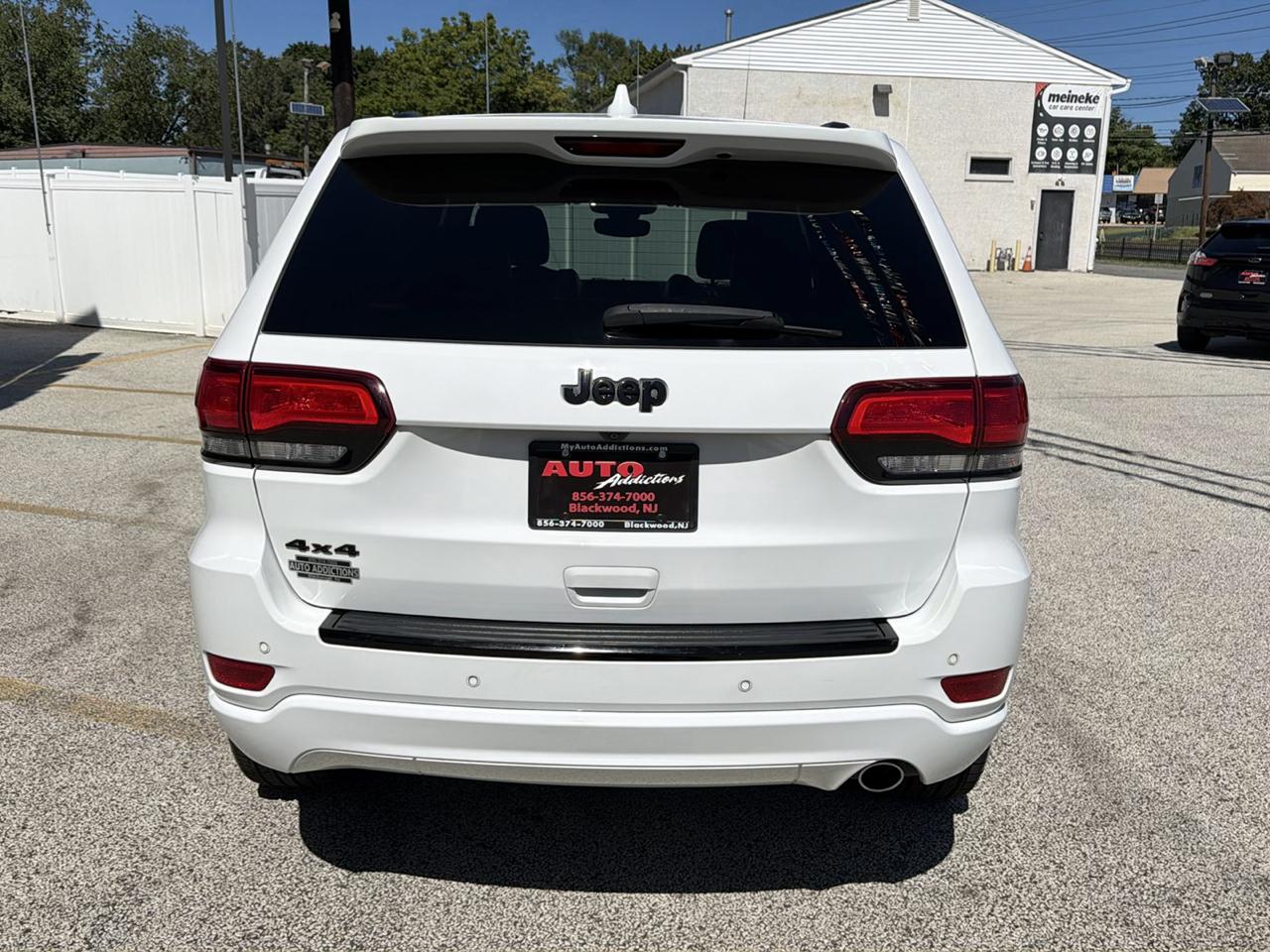Jeep Grand Cherokee Laredo 4WD 2017