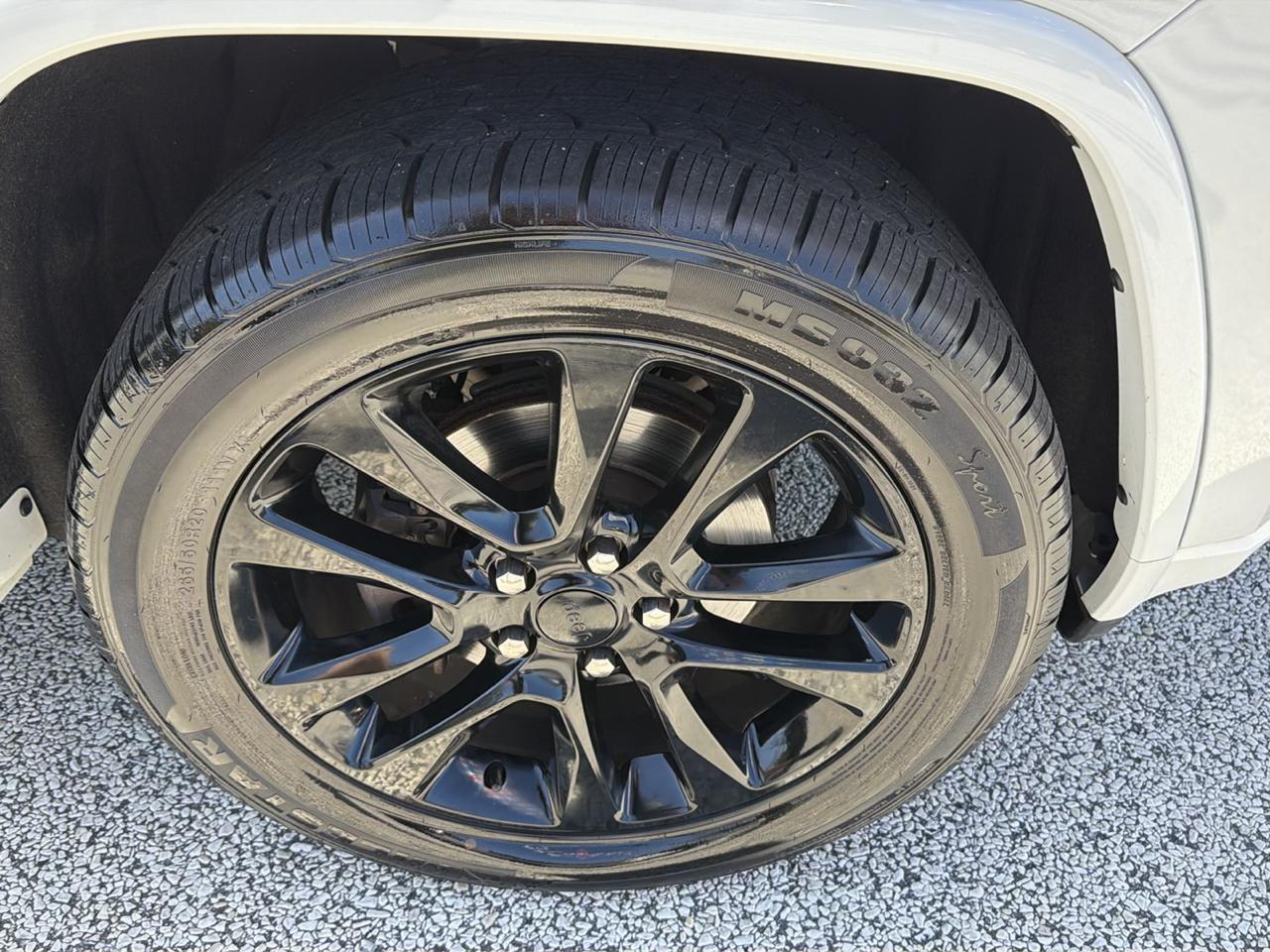 Jeep Grand Cherokee Laredo 4WD 2017