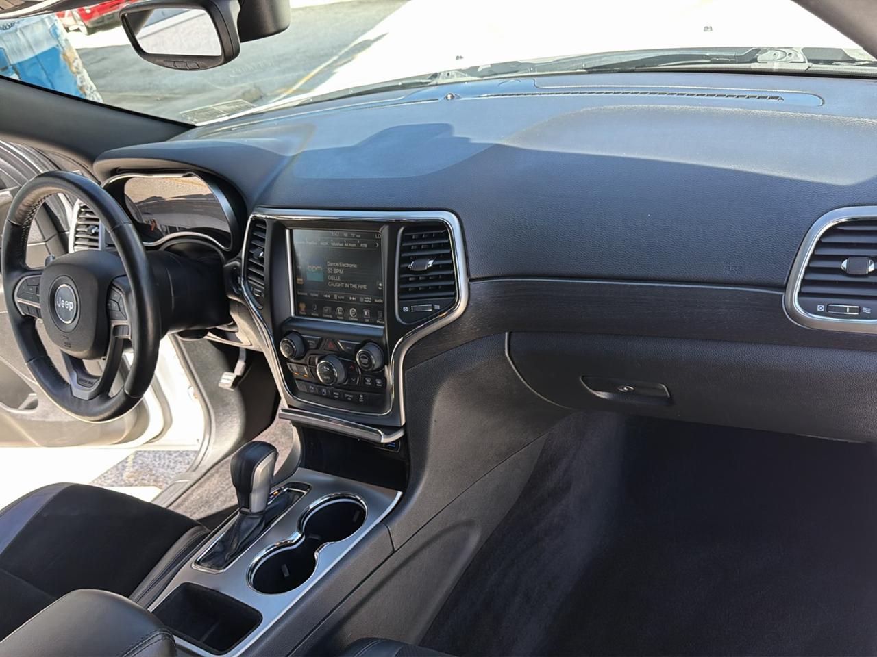 Jeep Grand Cherokee Laredo 4WD 2017