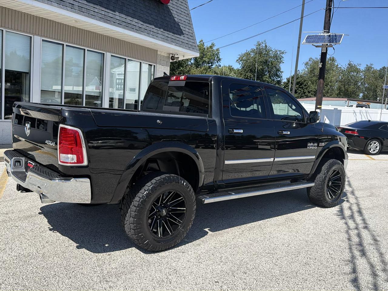 RAM 1500 Laramie Crew Cab SWB 4WD 2018