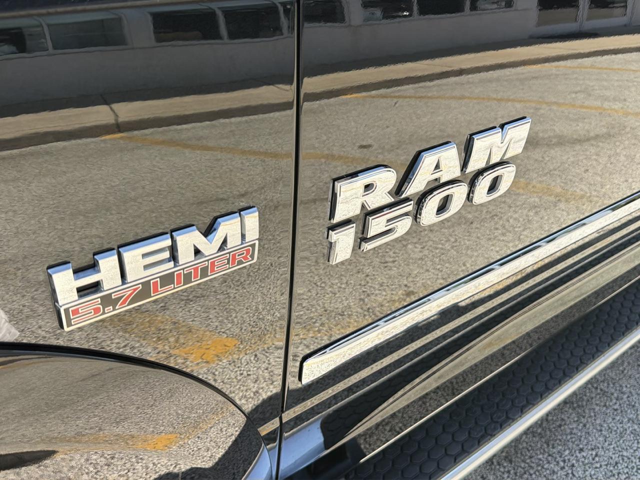 RAM 1500 Laramie Crew Cab SWB 4WD 2018