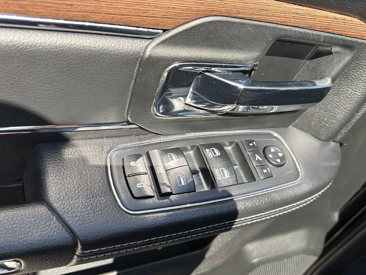 RAM 1500 Laramie Crew Cab SWB 4WD 2018