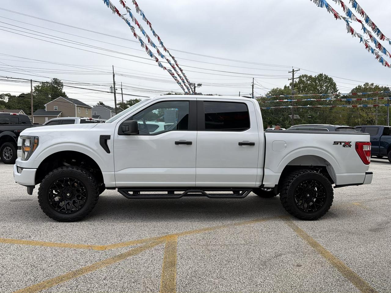 Ford F-150 STX SuperCrew 4WD 2023