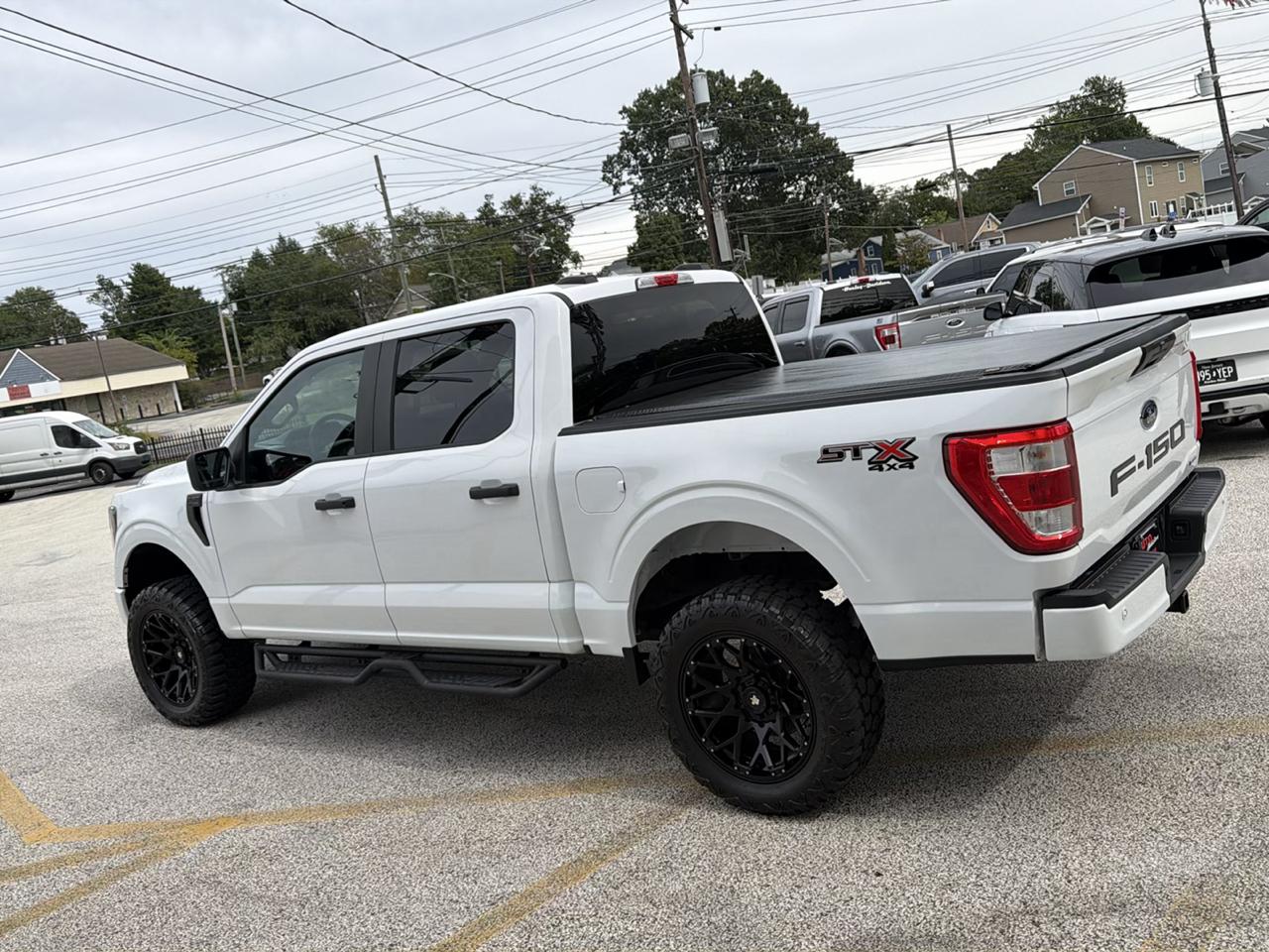 Ford F-150 STX SuperCrew 4WD 2023