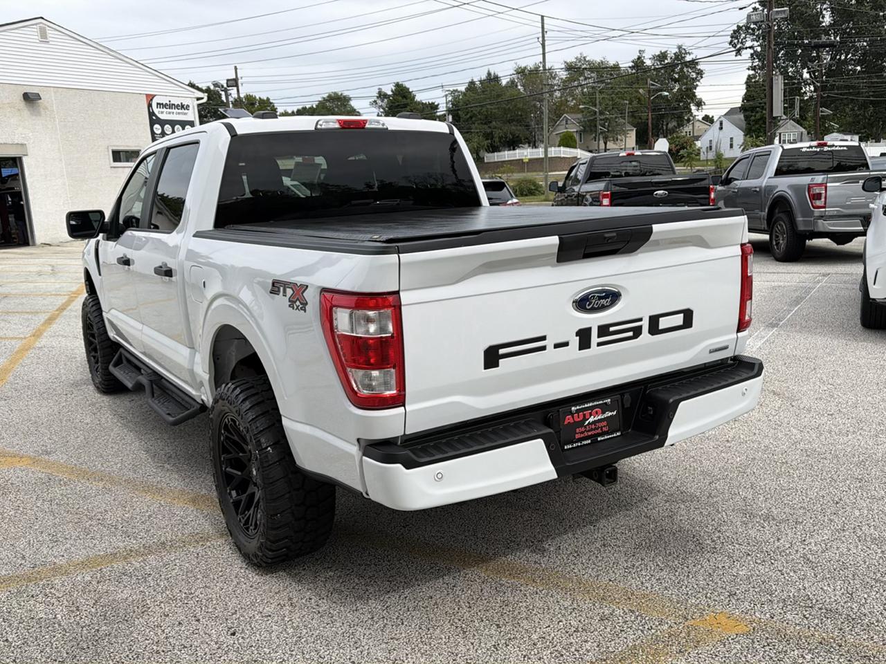 Ford F-150 STX SuperCrew 4WD 2023