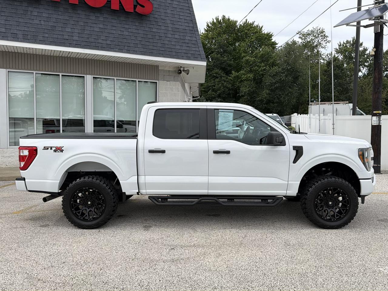 Ford F-150 STX SuperCrew 4WD 2023