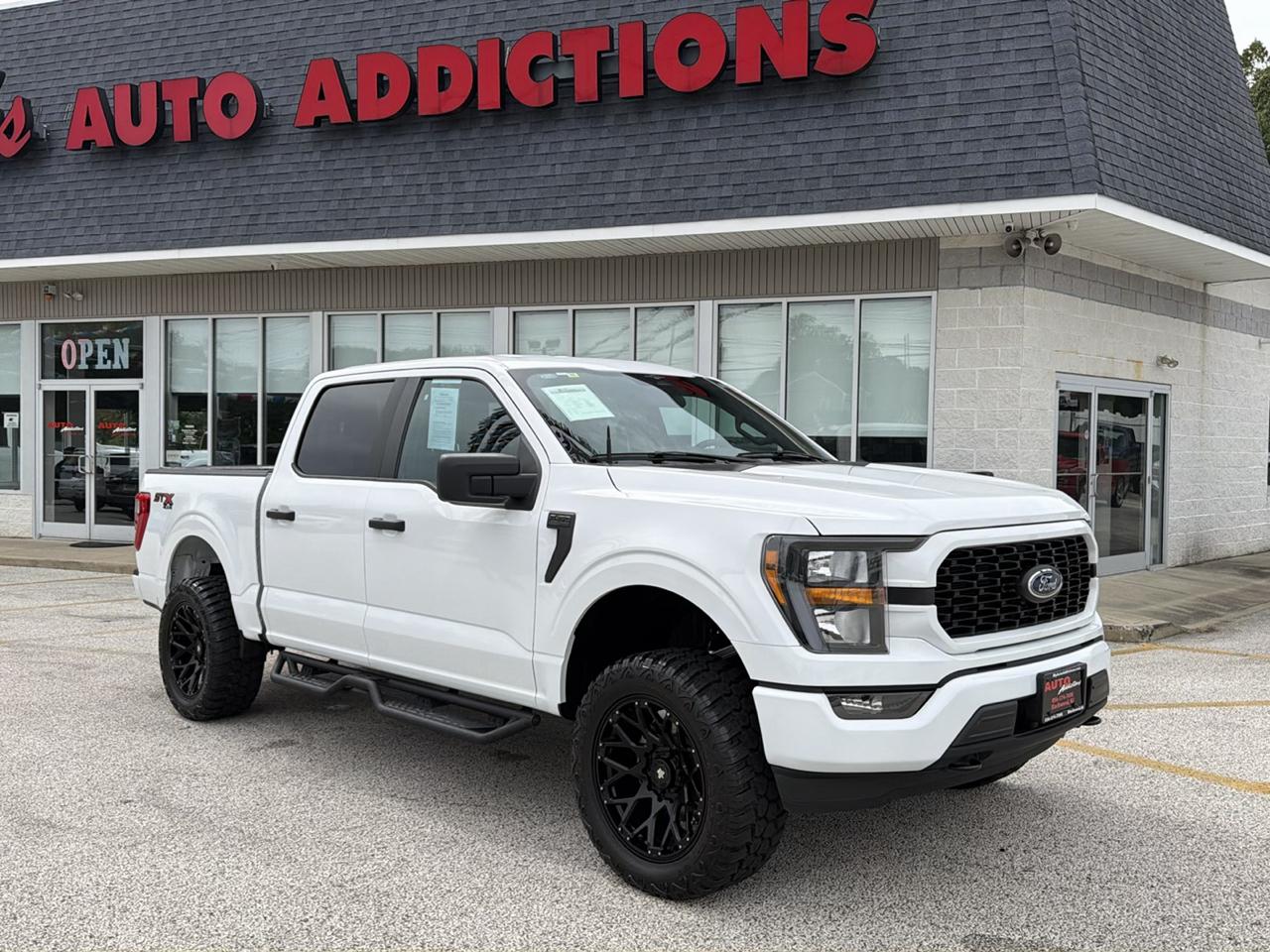 Ford F-150 STX SuperCrew 4WD 2023