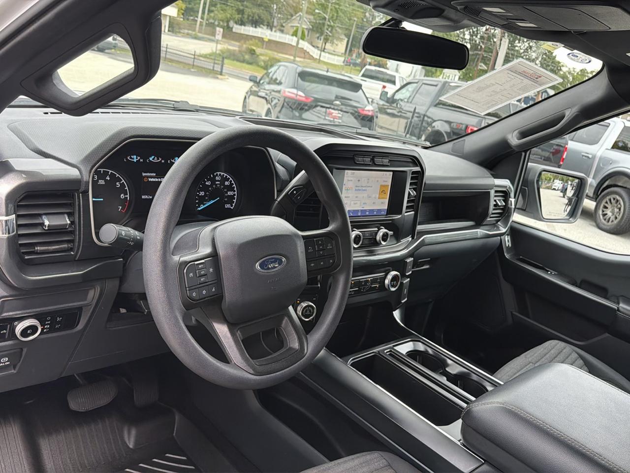 Ford F-150 STX SuperCrew 4WD 2023