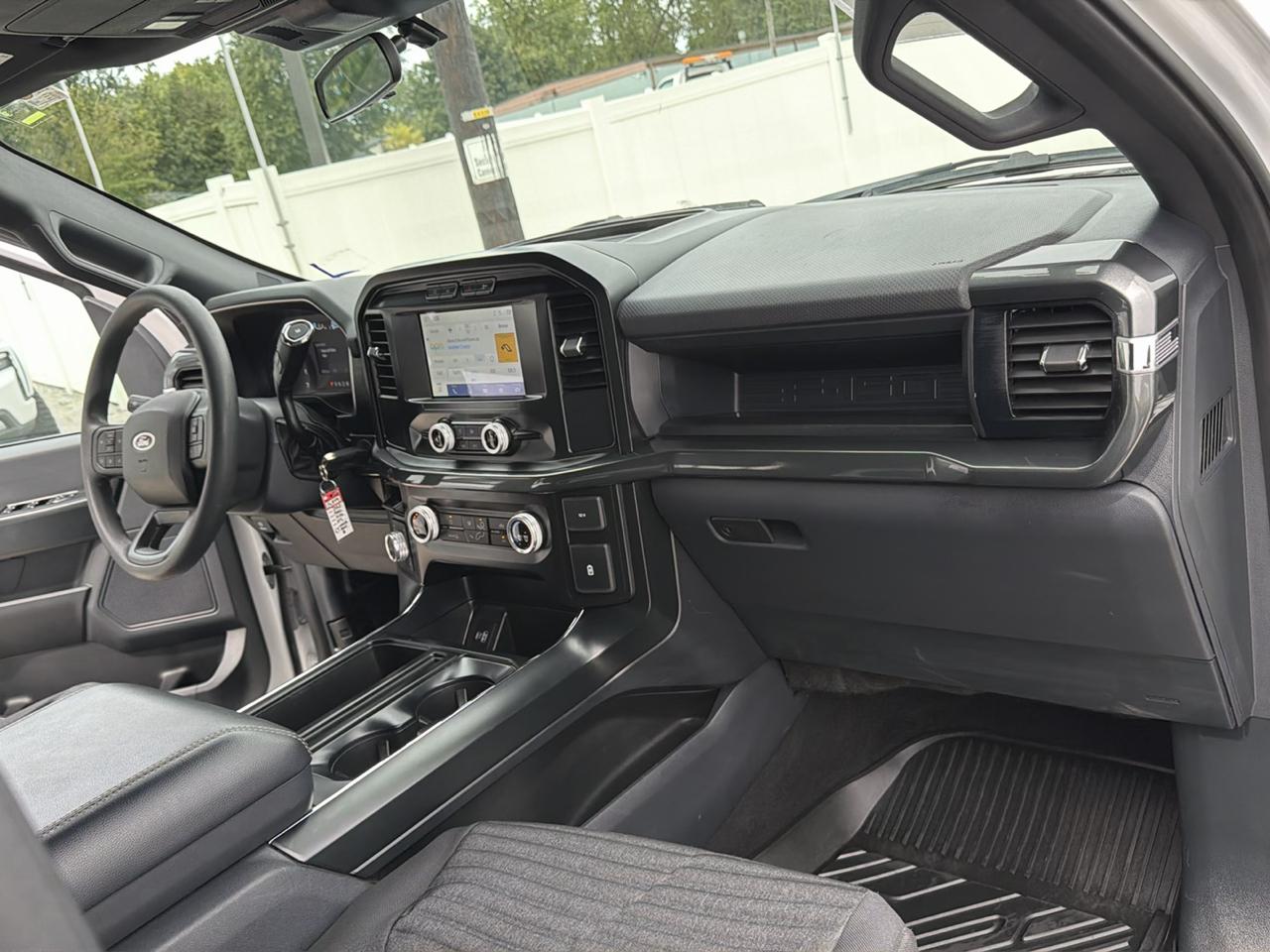 Ford F-150 STX SuperCrew 4WD 2023