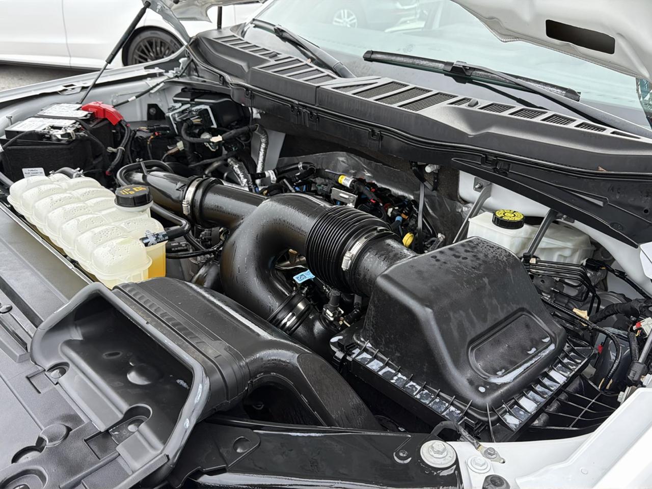 Ford F-150 STX SuperCrew 4WD 2023