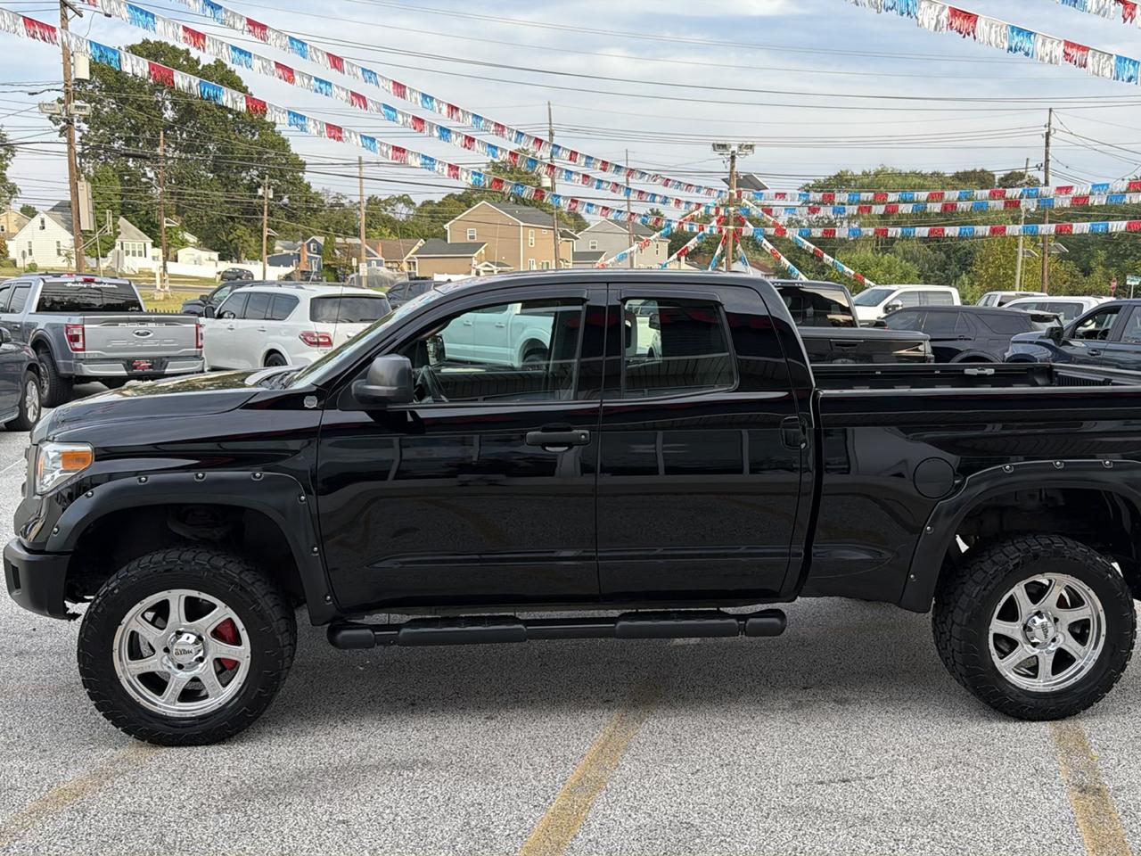Toyota Tundra SR5 4.6L V8 Double Cab 4WD 2016
