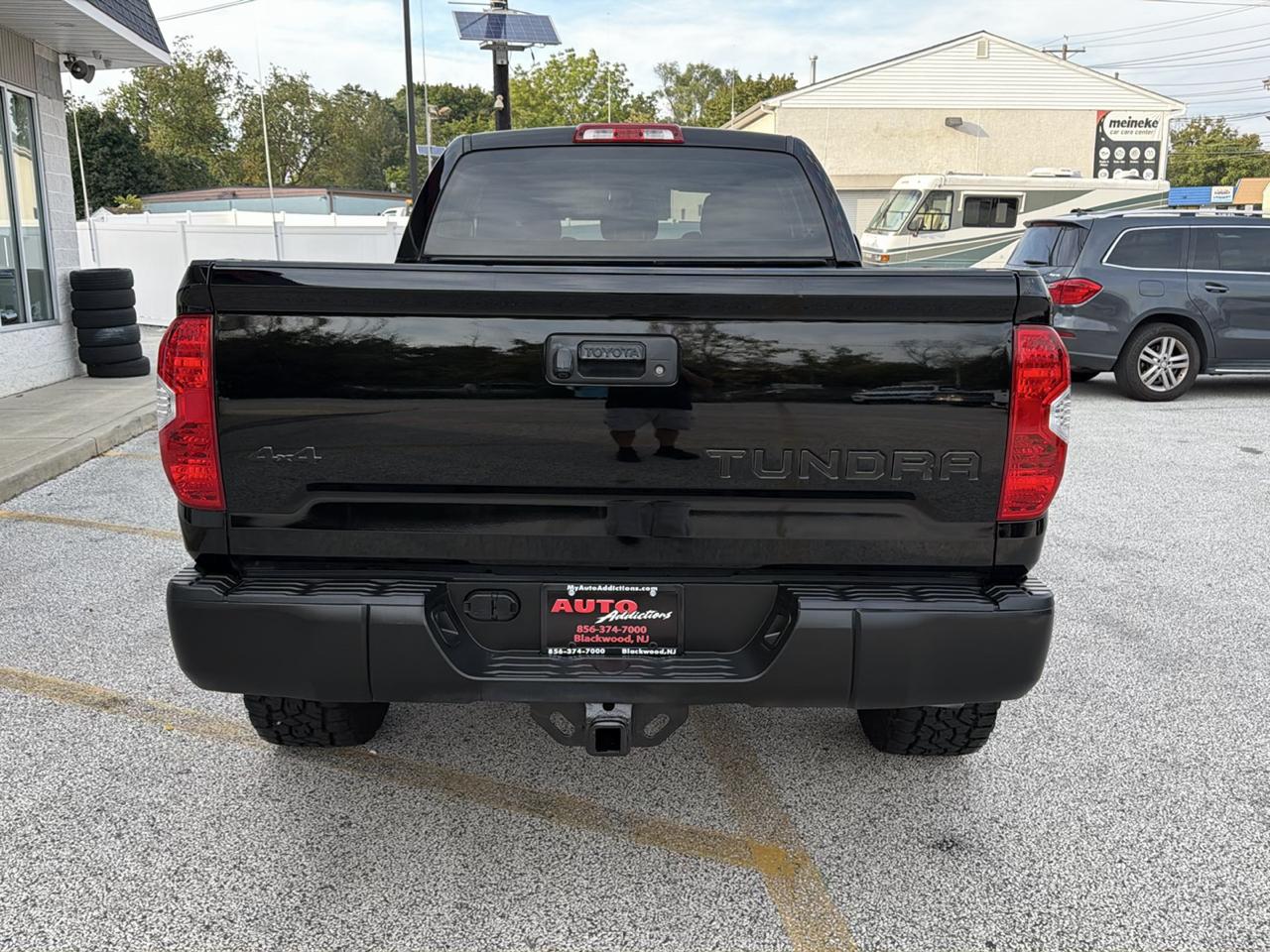Toyota Tundra SR5 4.6L V8 Double Cab 4WD 2016