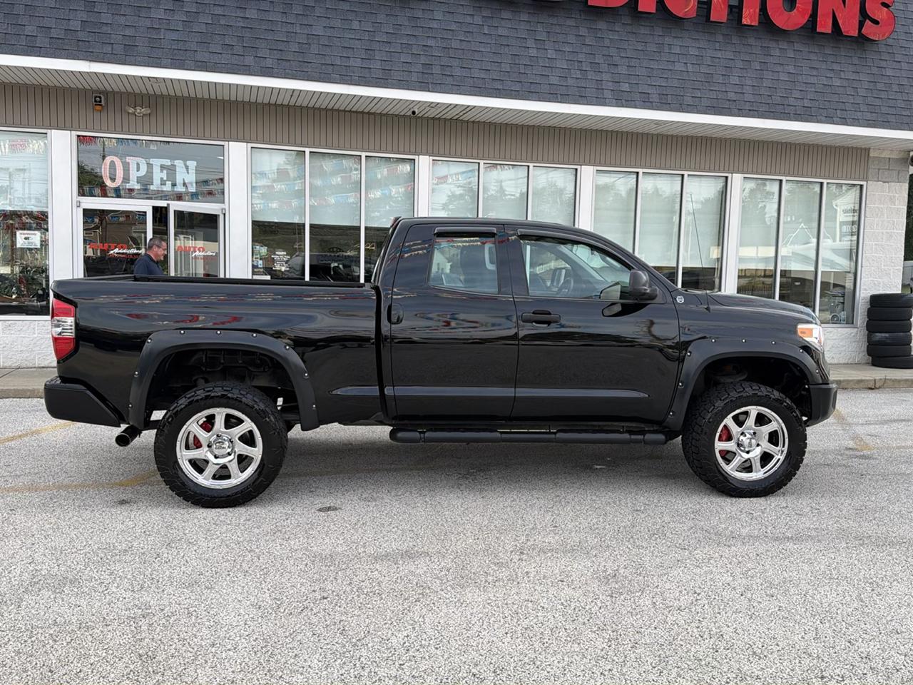 Toyota Tundra SR5 4.6L V8 Double Cab 4WD 2016