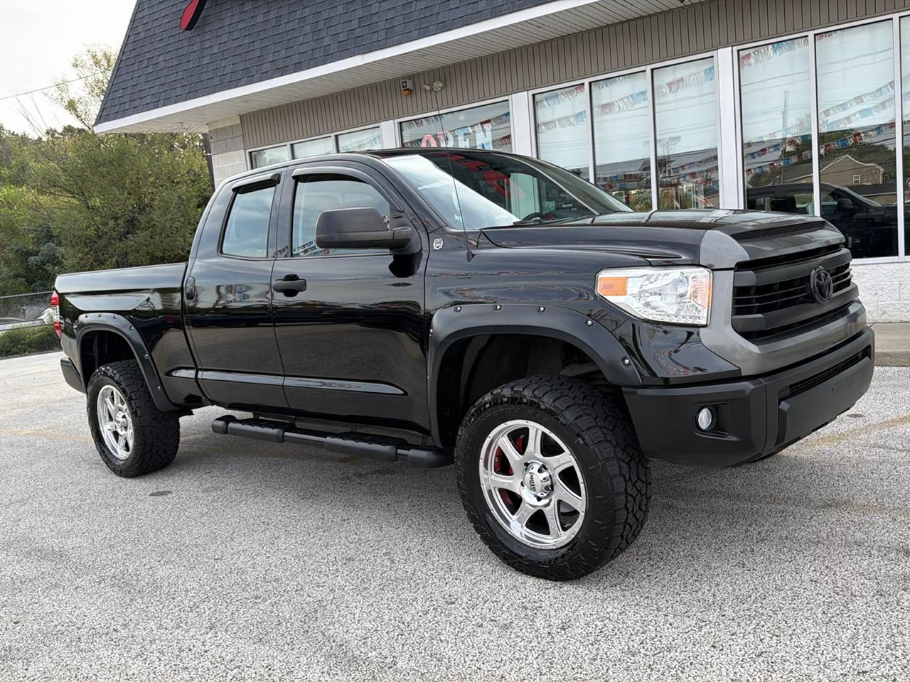 Toyota Tundra SR5 4.6L V8 Double Cab 4WD 2016