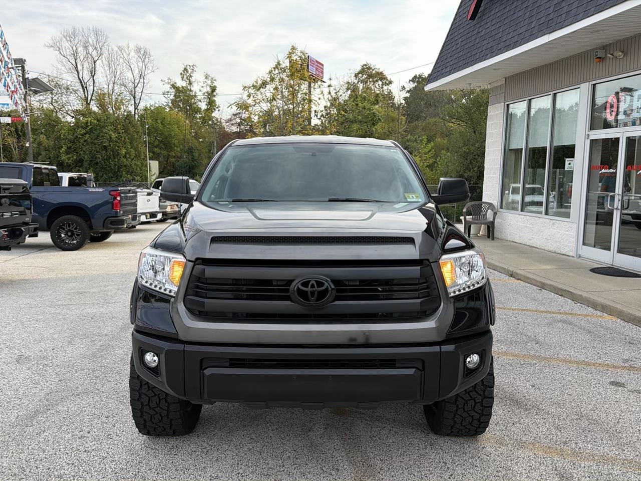 Toyota Tundra SR5 4.6L V8 Double Cab 4WD 2016