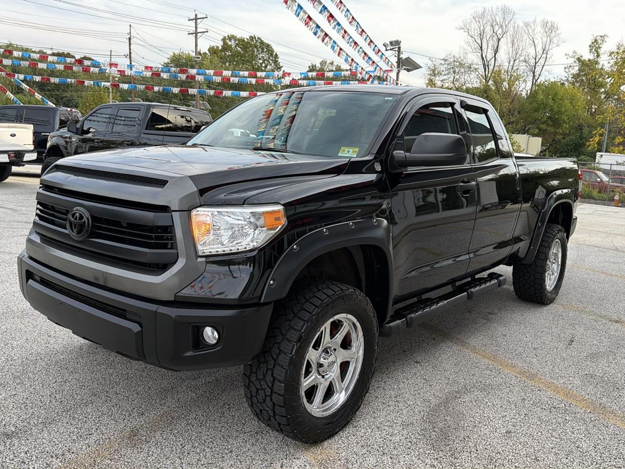 Toyota Tundra SR5 4.6L V8 Double Cab 4WD 2016