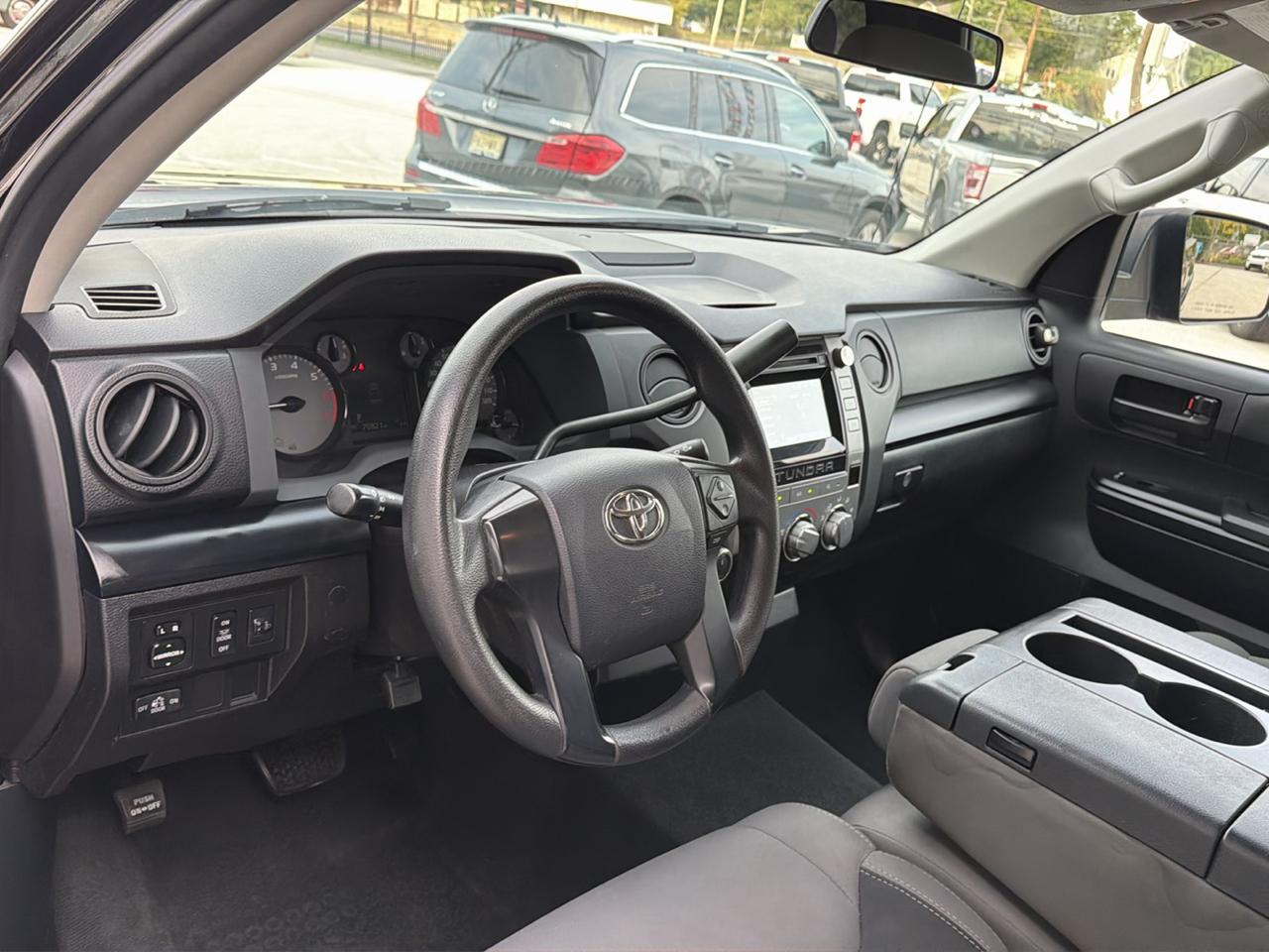 Toyota Tundra SR5 4.6L V8 Double Cab 4WD 2016