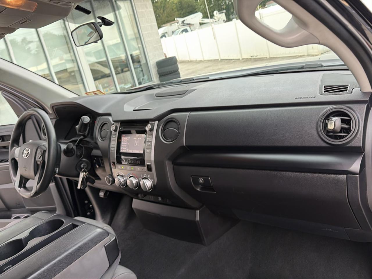 Toyota Tundra SR5 4.6L V8 Double Cab 4WD 2016