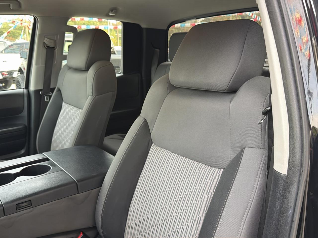 Toyota Tundra SR5 4.6L V8 Double Cab 4WD 2016