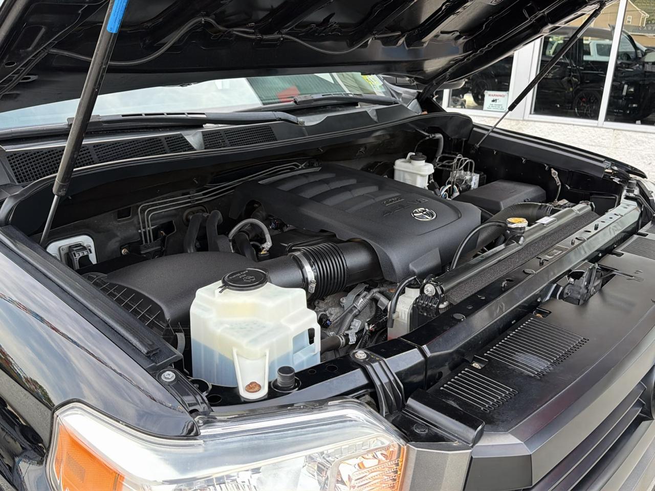Toyota Tundra SR5 4.6L V8 Double Cab 4WD 2016