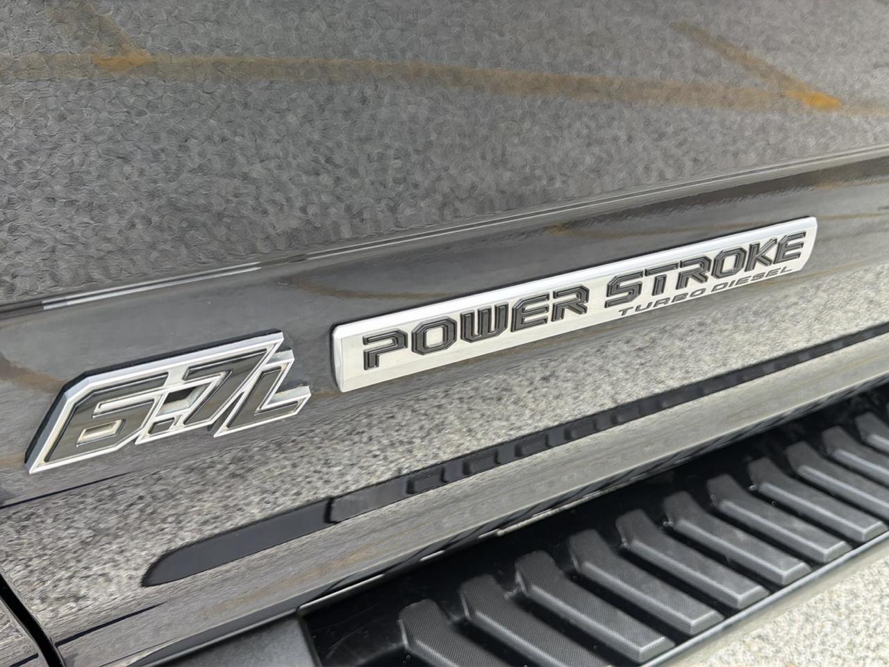 Ford Super Duty F-250 Crew Cab 172" Lariat 4WD 2021
