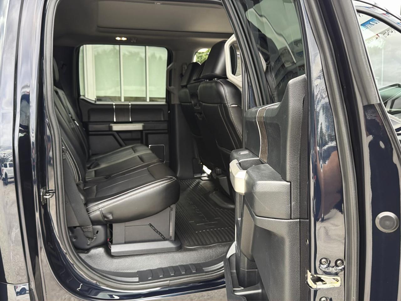 Ford Super Duty F-250 Crew Cab 172" Lariat 4WD 2021