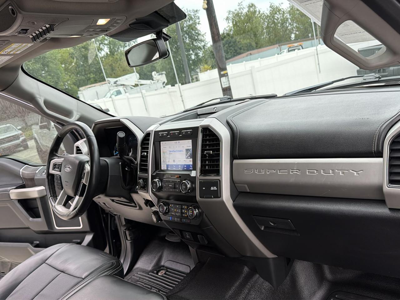 Ford Super Duty F-250 Crew Cab 172" Lariat 4WD 2021
