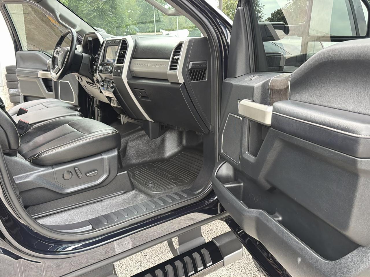 Ford Super Duty F-250 Crew Cab 172" Lariat 4WD 2021