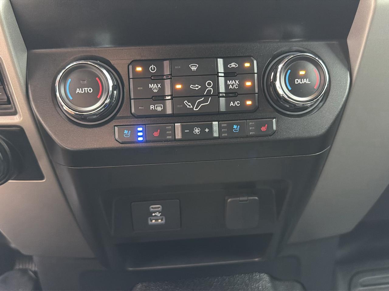 Ford Super Duty F-250 Crew Cab 172" Lariat 4WD 2021