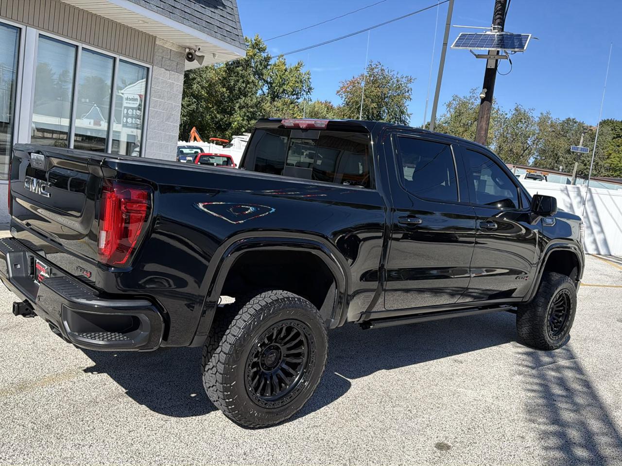 GMC Sierra 1500 AT4 Crew Cab Long Box 4WD 2021