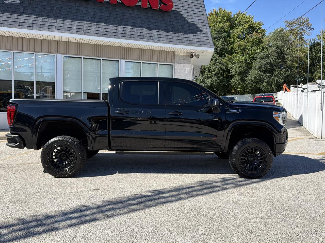 GMC Sierra 1500 AT4 Crew Cab Long Box 4WD 2021