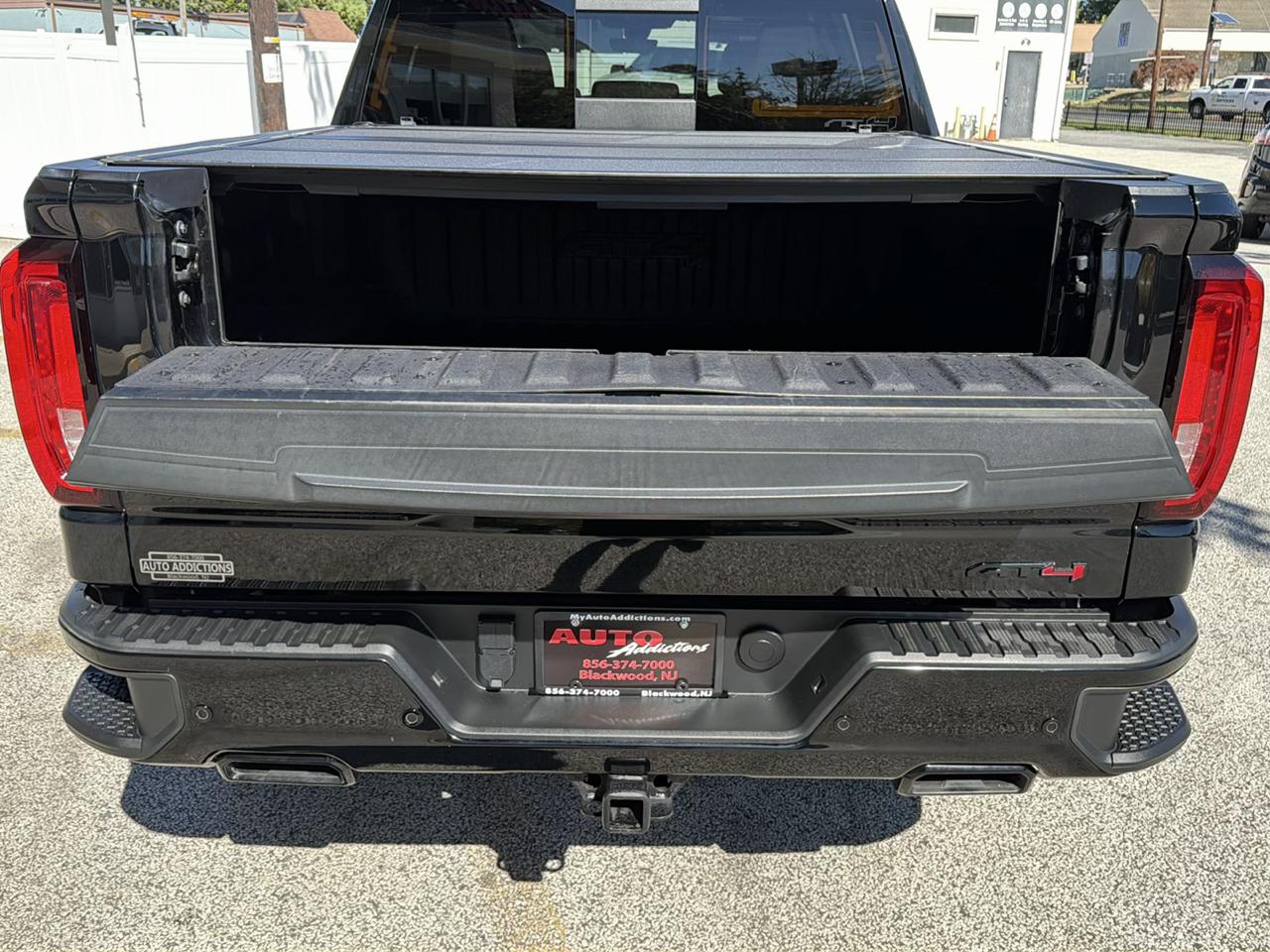 GMC Sierra 1500 AT4 Crew Cab Long Box 4WD 2021