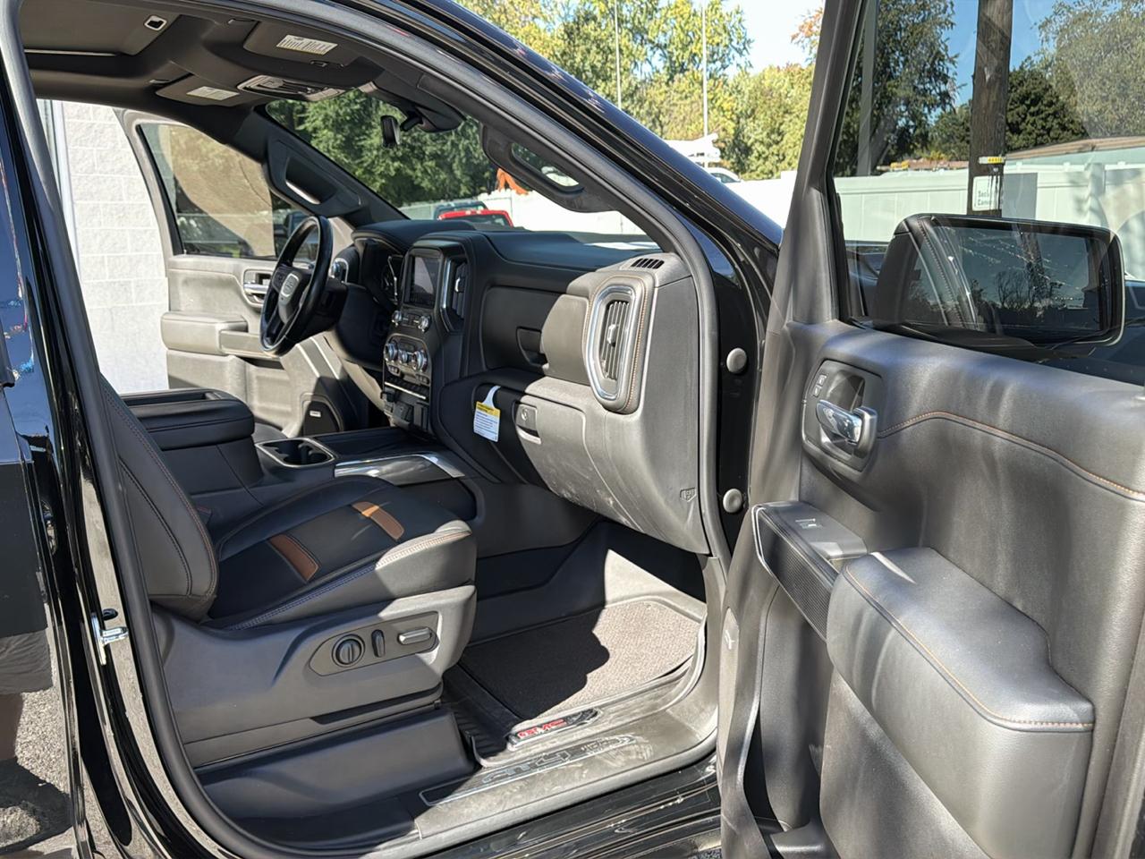 GMC Sierra 1500 AT4 Crew Cab Long Box 4WD 2021