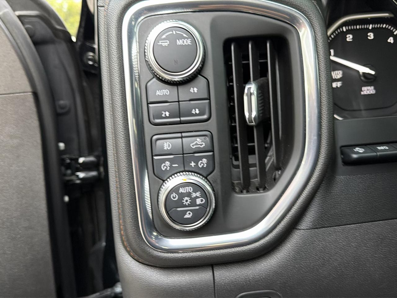 Chevrolet Silverado 1500 RST Crew Cab 4WD 2020