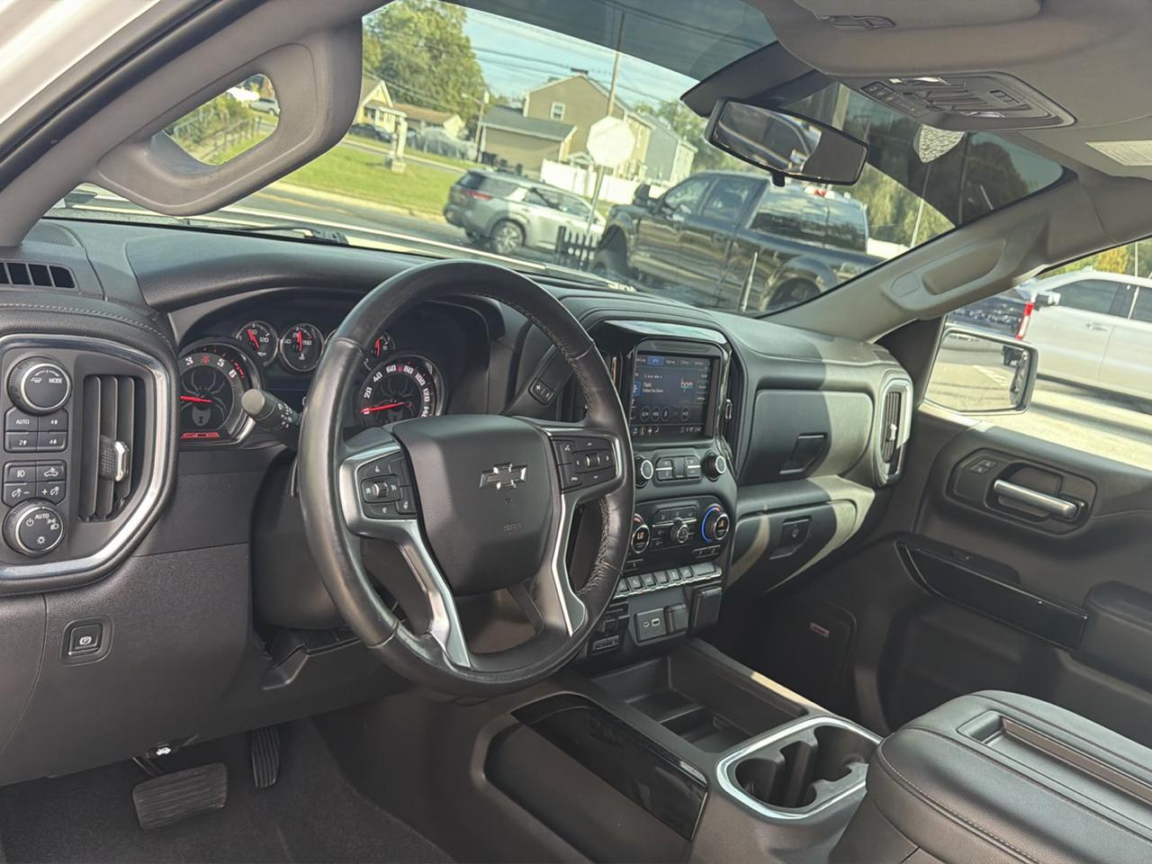 Chevrolet Silverado 1500 Crew Cab Crew Cab 143.5" WB 4WD Z71 2020