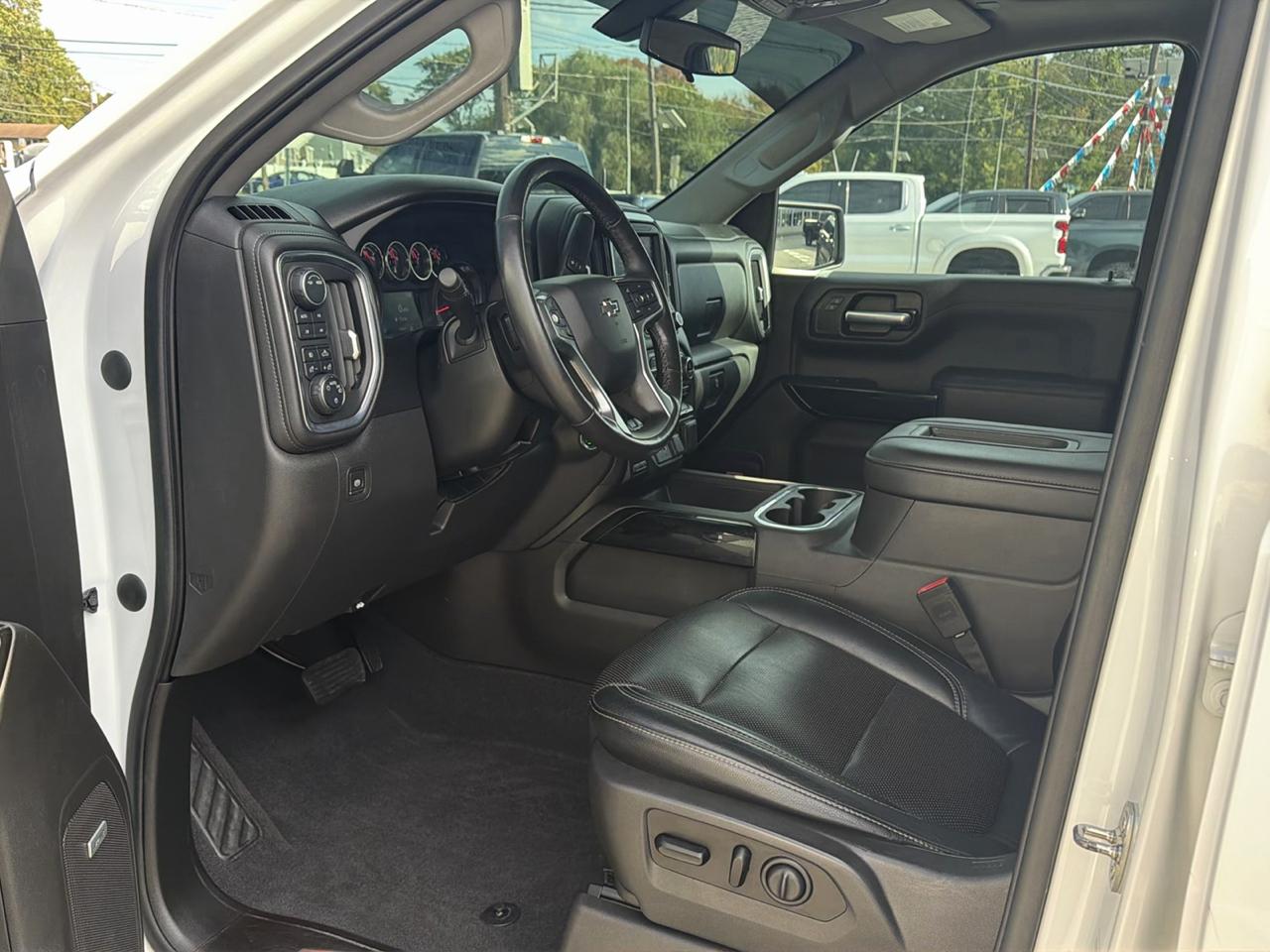 Chevrolet Silverado 1500 Crew Cab Crew Cab 143.5" WB 4WD Z71 2020