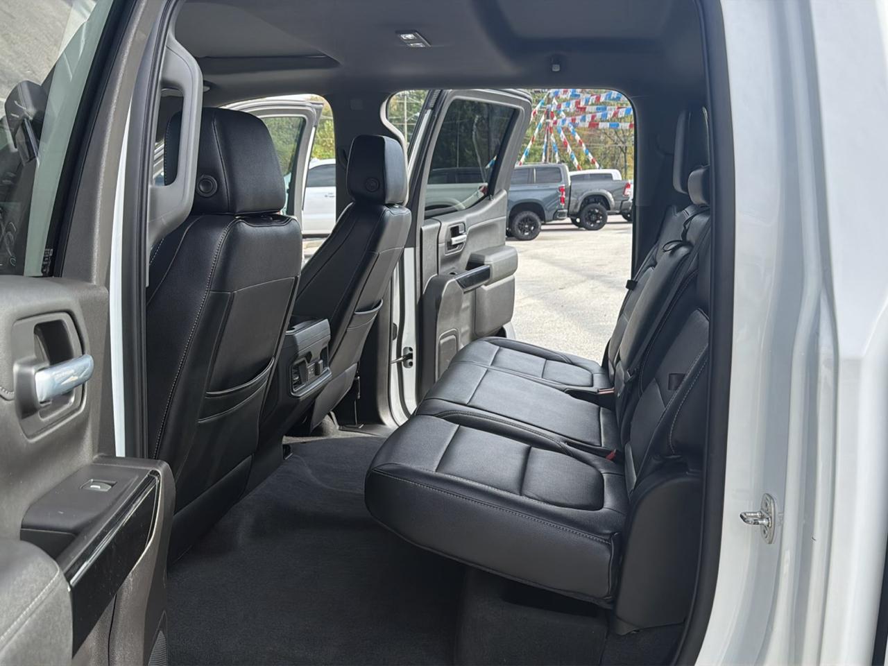 Chevrolet Silverado 1500 Crew Cab Crew Cab 143.5" WB 4WD Z71 2020