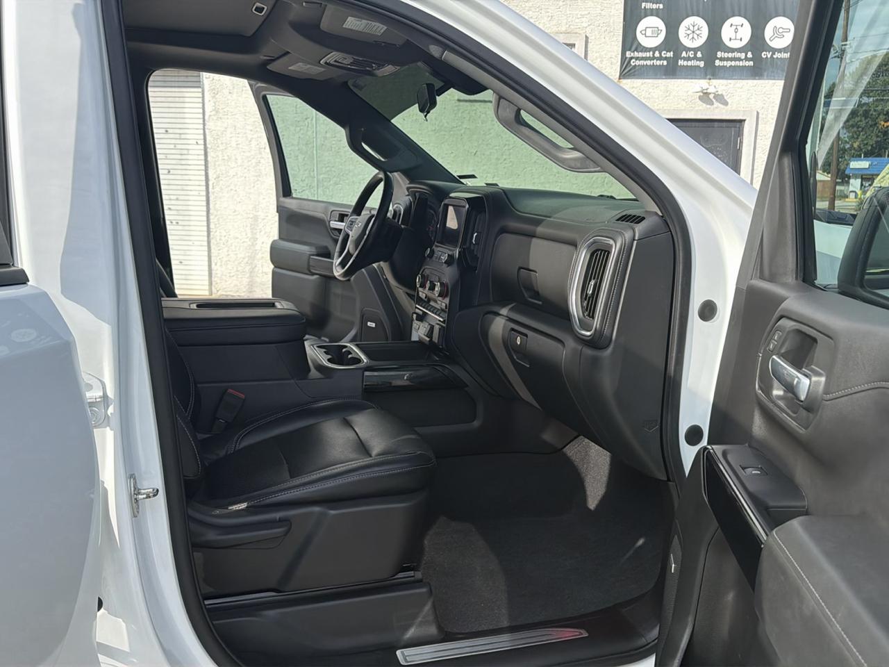 Chevrolet Silverado 1500 Crew Cab Crew Cab 143.5" WB 4WD Z71 2020