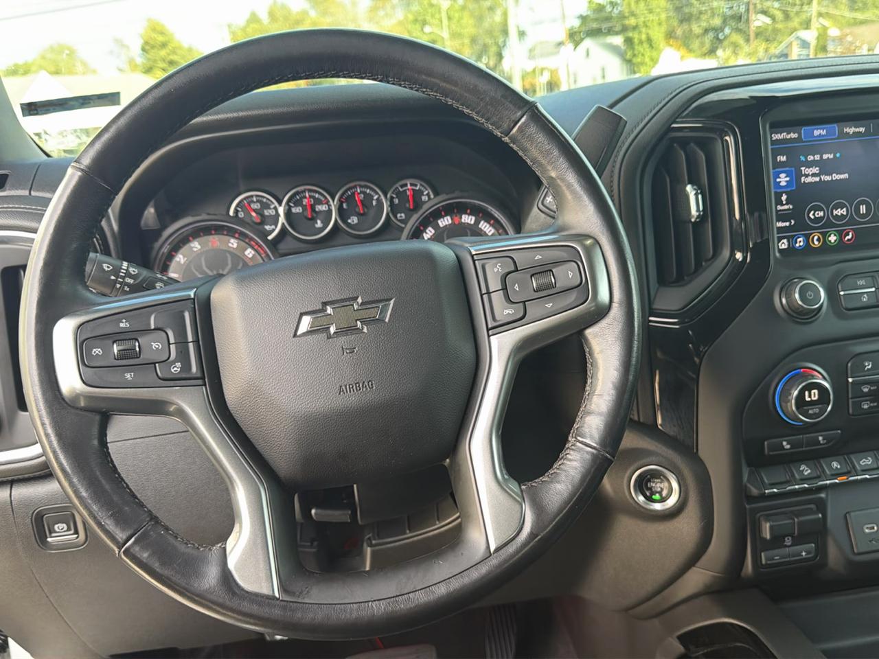 Chevrolet Silverado 1500 Crew Cab Crew Cab 143.5" WB 4WD Z71 2020